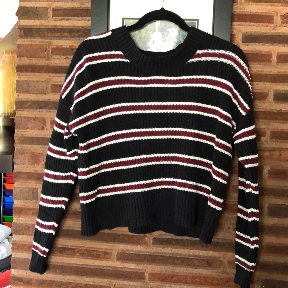 Cropped juniors striped sweater.